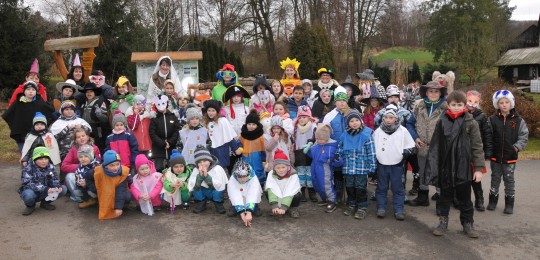 Masopustní průvod se školáky