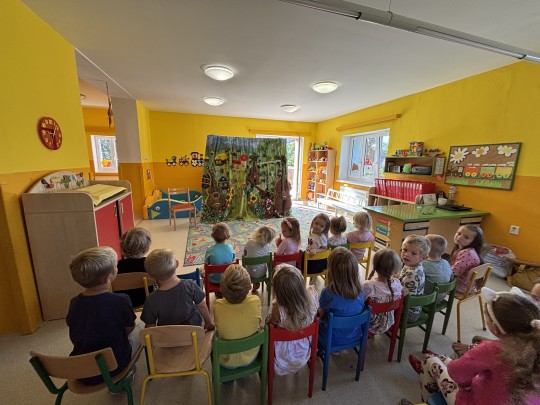 První hudební divadlo