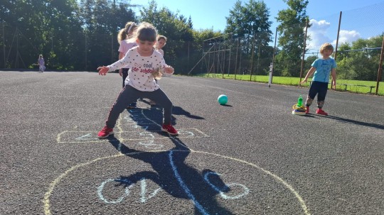 Sportujeme na hřišti